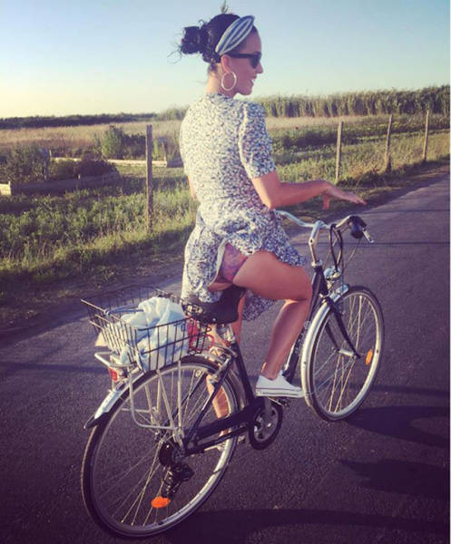 Sexy Girls On Bicycles Will Put You Instantly In A Good Mood