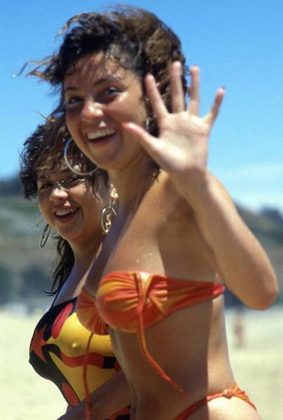 Hot Babes From 80’s On The Beautiful Beaches Of Chile