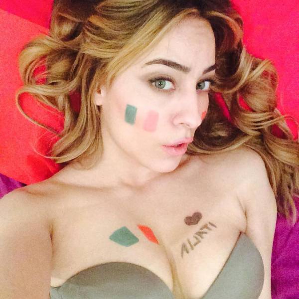 Model Promised A Blowjob For Everyone Who Voted ‘No’ In Italian Referendum