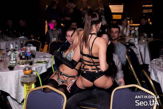You Won’t Believe These Crazy Photos Are From An IT Conference In Kyiv, Ukraine